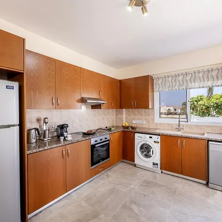 Chrystalla Feriehus